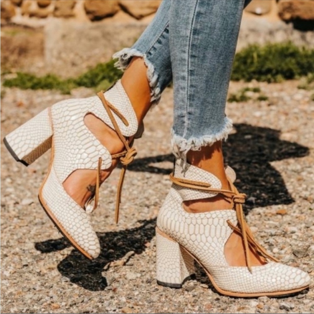 Freebird by Steven : Joyce Whitesnake Booties